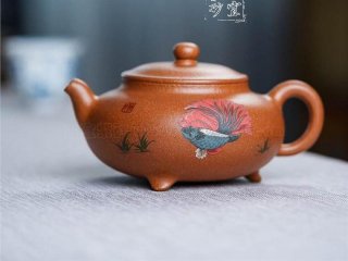 《三足魚樂》